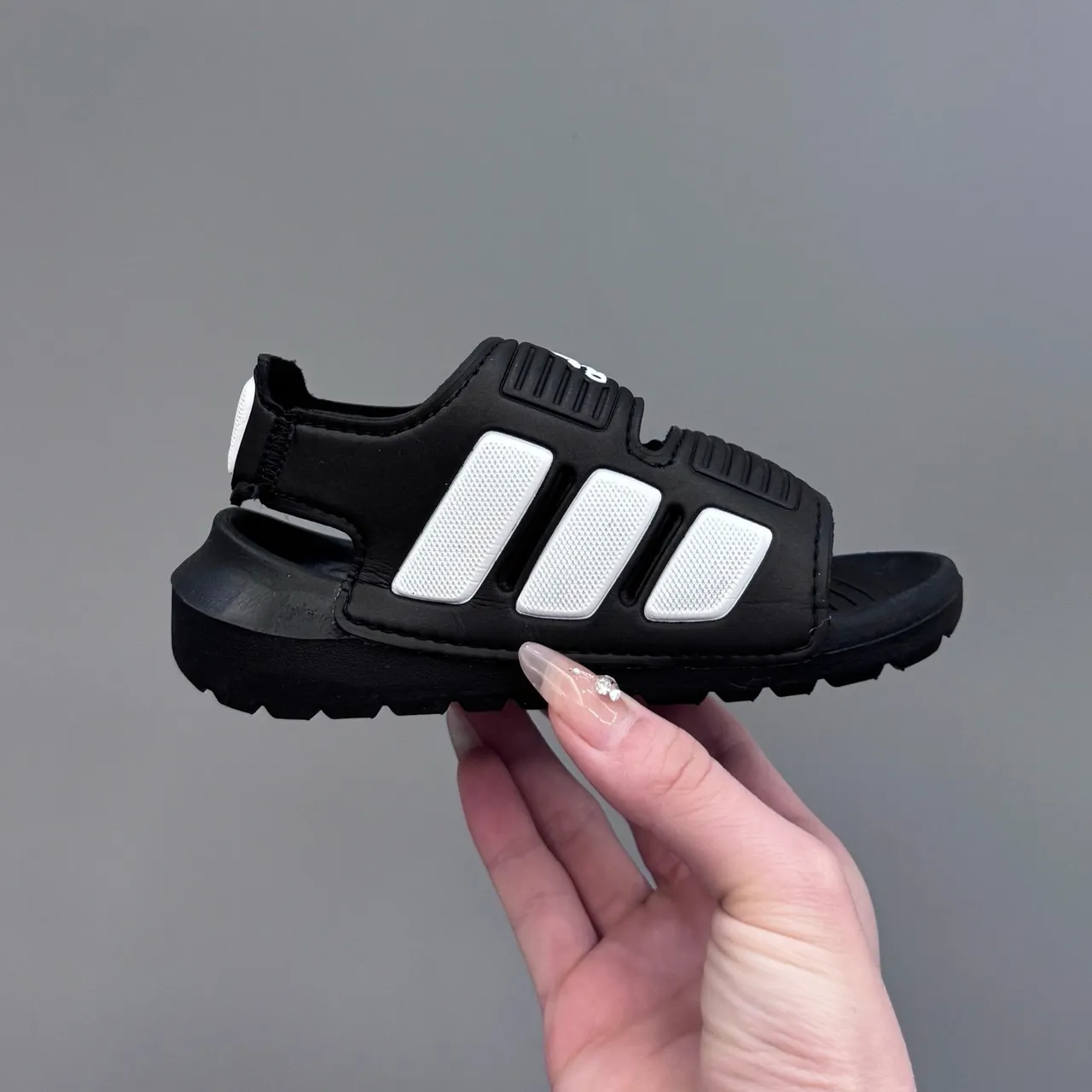 Adidas Sandales Casuales Bleues Blanches à Double Bretelles Velcro Fermeture Impression Camouflage sur la Tige 21