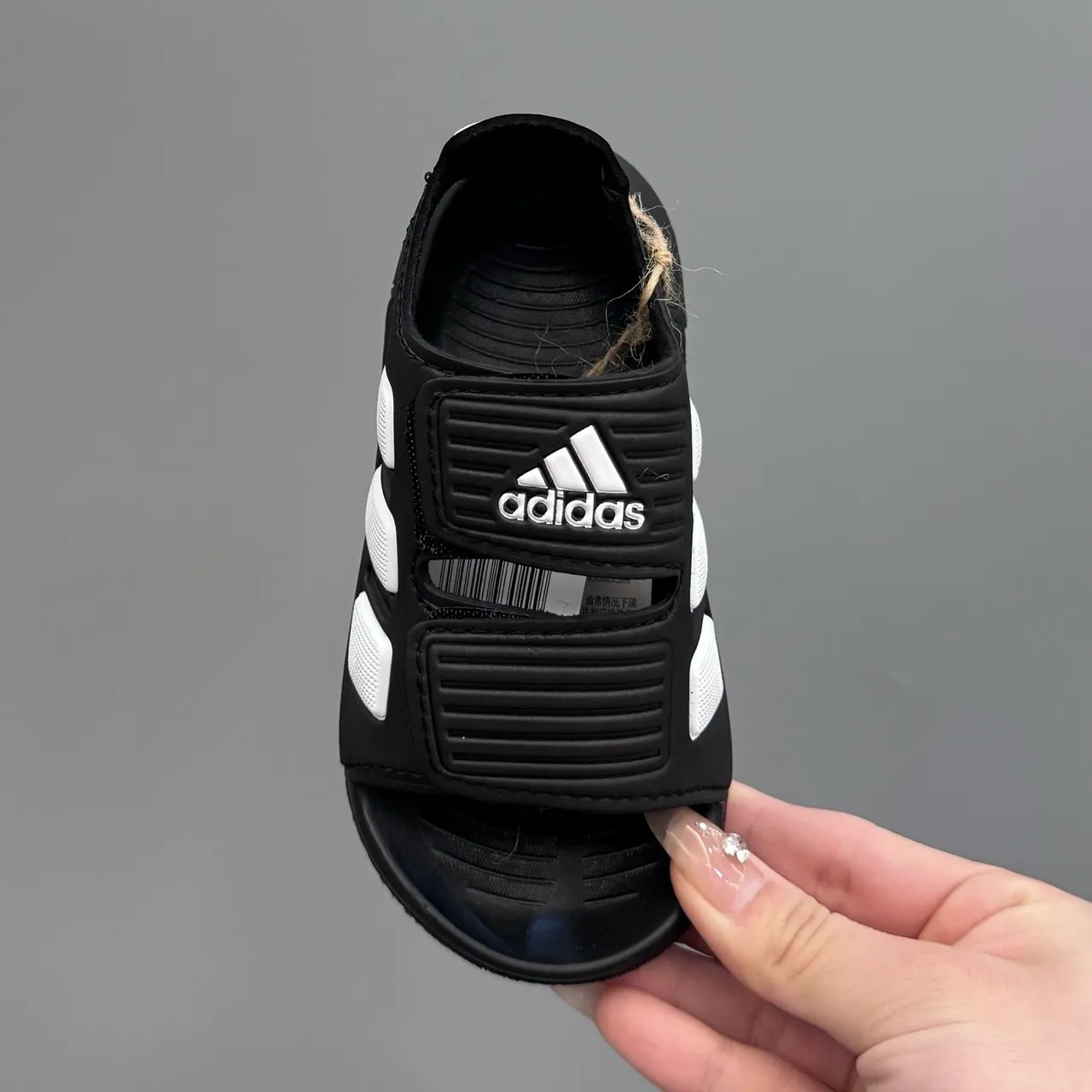 Adidas Sandales Casuales Bleues Blanches à Double Bretelles Velcro Fermeture Impression Camouflage sur la Tige 24
