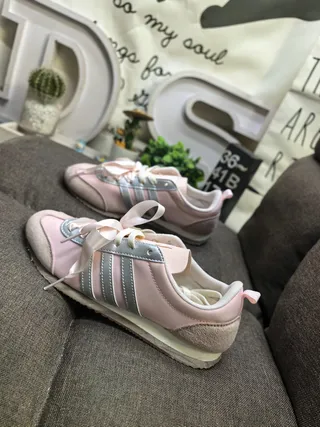 Adidas Campus Pale Blue and White Lifestyle Sneakers 7