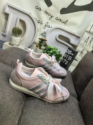Adidas Campus Pale Blue and White Lifestyle Sneakers 9
