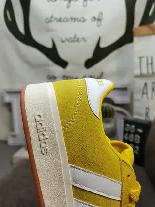 Adidas Campus Yellow White Low-Top Suede-Textured Upper Lifestyle Sneakers 3