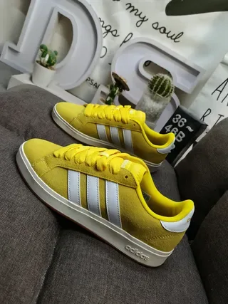 Adidas Campus Yellow White Low-Top Suede-Textured Upper Lifestyle Sneakers 7