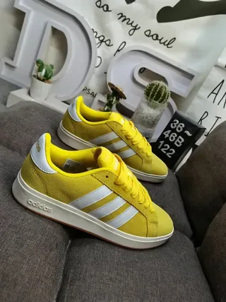 Adidas Campus Yellow White Low-Top Suede-Textured Upper Lifestyle Sneakers 9