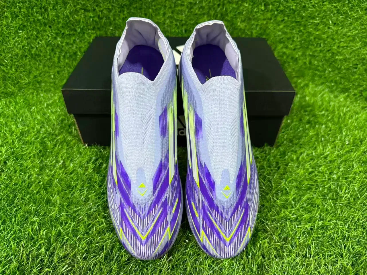 Adidas F50 Sparkfusion Light Gray Purple Neon Lime Chaussures de football turf 5