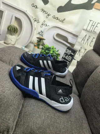 Adidas Sandales Casual Gris et Orange Lacets Ouvertes à l'orteil Supérieure en Maille 7