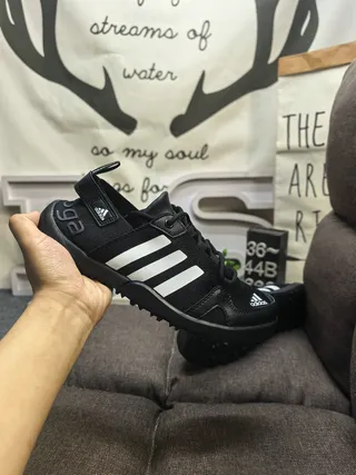 Adidas Sandales Casual Gris et Orange Lacets Ouvertes à l'orteil Supérieure en Maille 15