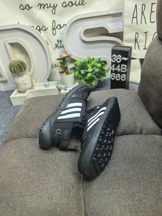 Adidas Sandales Casual Gris et Orange Lacets Ouvertes à l'orteil Supérieure en Maille 16