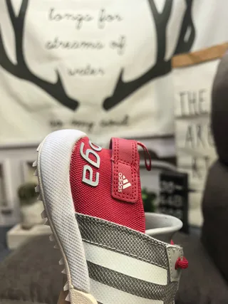 Adidas Sandales Casual Gris et Orange Lacets Ouvertes à l'orteil Supérieure en Maille 23