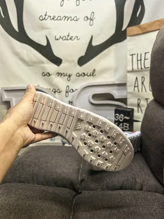 Adidas Sandales Casual Gris et Orange Lacets Ouvertes à l'orteil Supérieure en Maille 24