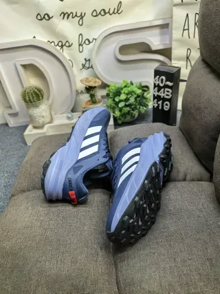 Adidas ग्रे ऑरेंज सोल थ्री-स्ट्राइप साइड पैनल चंकी स्नीकर्स 6