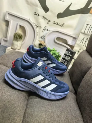 Adidas ग्रे ऑरेंज सोल थ्री-स्ट्राइप साइड पैनल चंकी स्नीकर्स 9
