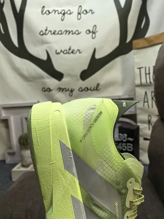 Adidas Vert Argent Chaussures De Course Légères Avec Silhouette De Course En Maille Et Construction De Superposition Synthétique 3