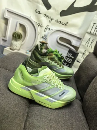 Adidas Vert Argent Chaussures De Course Légères Avec Silhouette De Course En Maille Et Construction De Superposition Synthétique 9