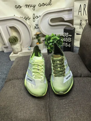 Adidas Vert Argent Chaussures De Course Légères Avec Silhouette De Course En Maille Et Construction De Superposition Synthétique 10