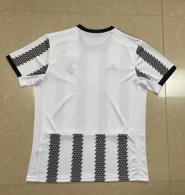Adidas Juventus 2020–21 Casa Branco Negro Geométrica Risca Camiseta 3