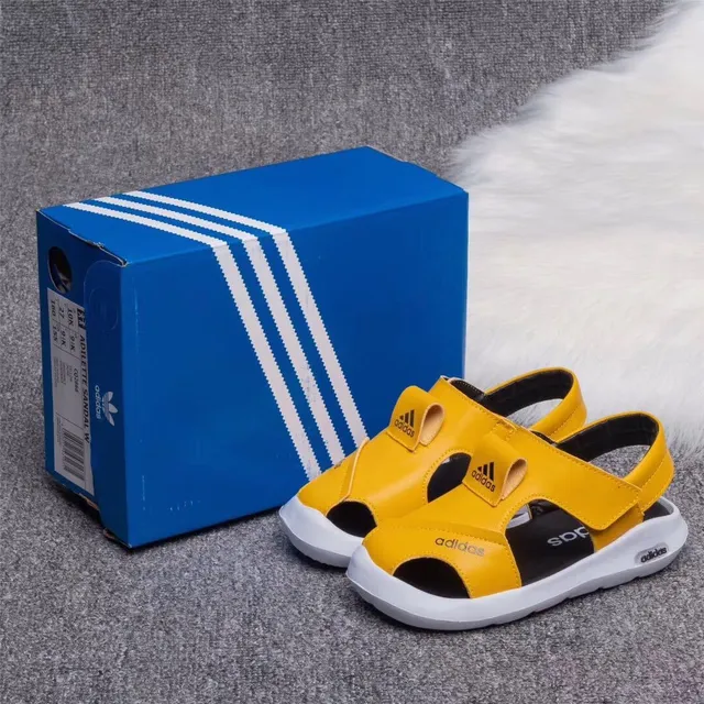 Adidas Crianças Sandálias Casuais Brancas e Pretas 4