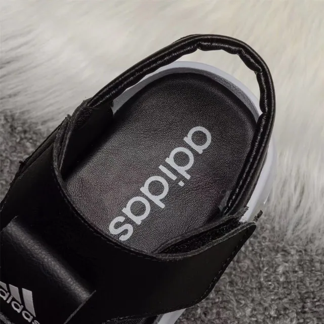 Adidas Crianças Sandálias Casuais Brancas e Pretas 21