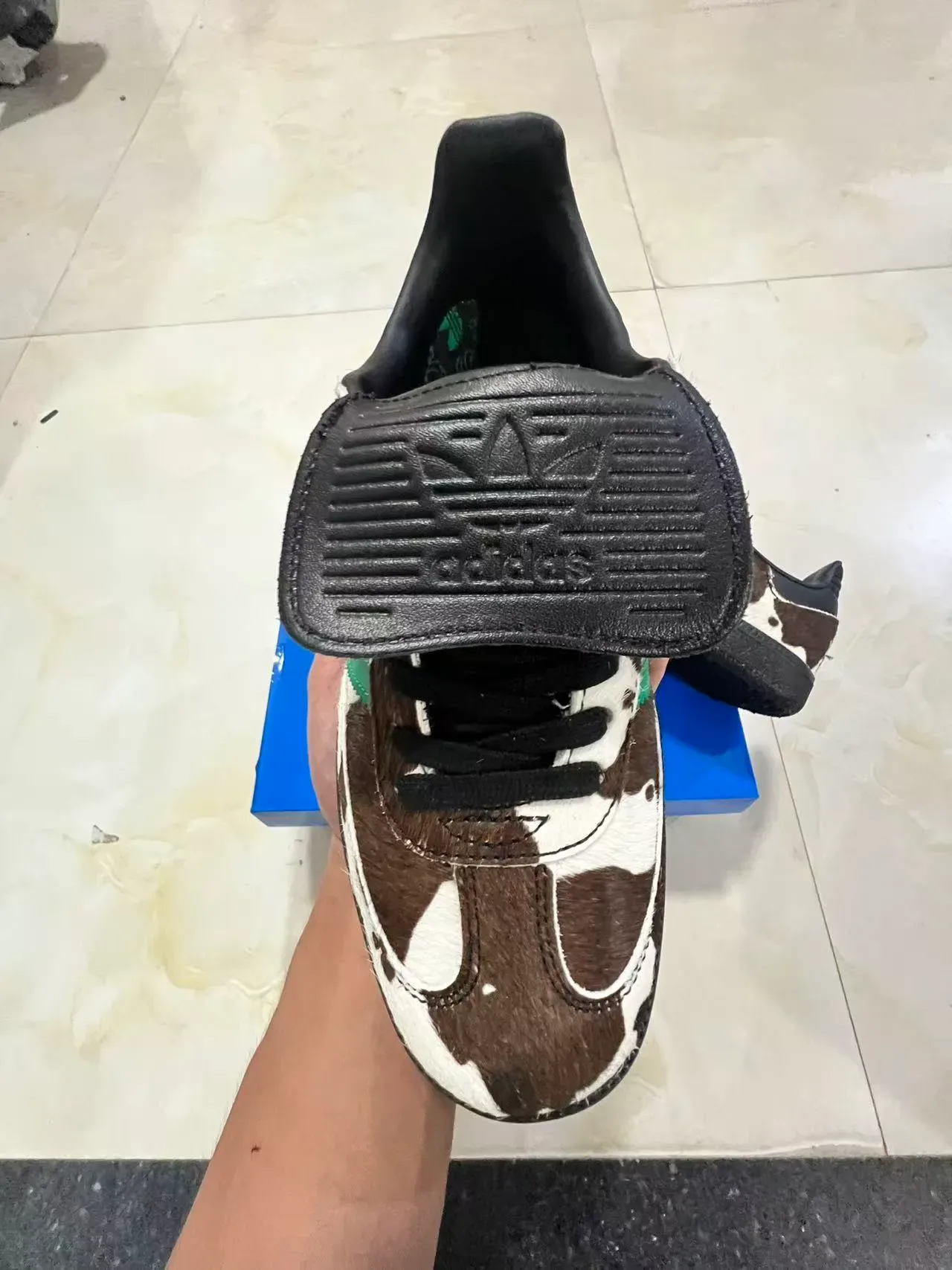 Adidas Chaussures Lifestyle Vert Multicolore Imprimé Vache avec Trois Rayures 3
