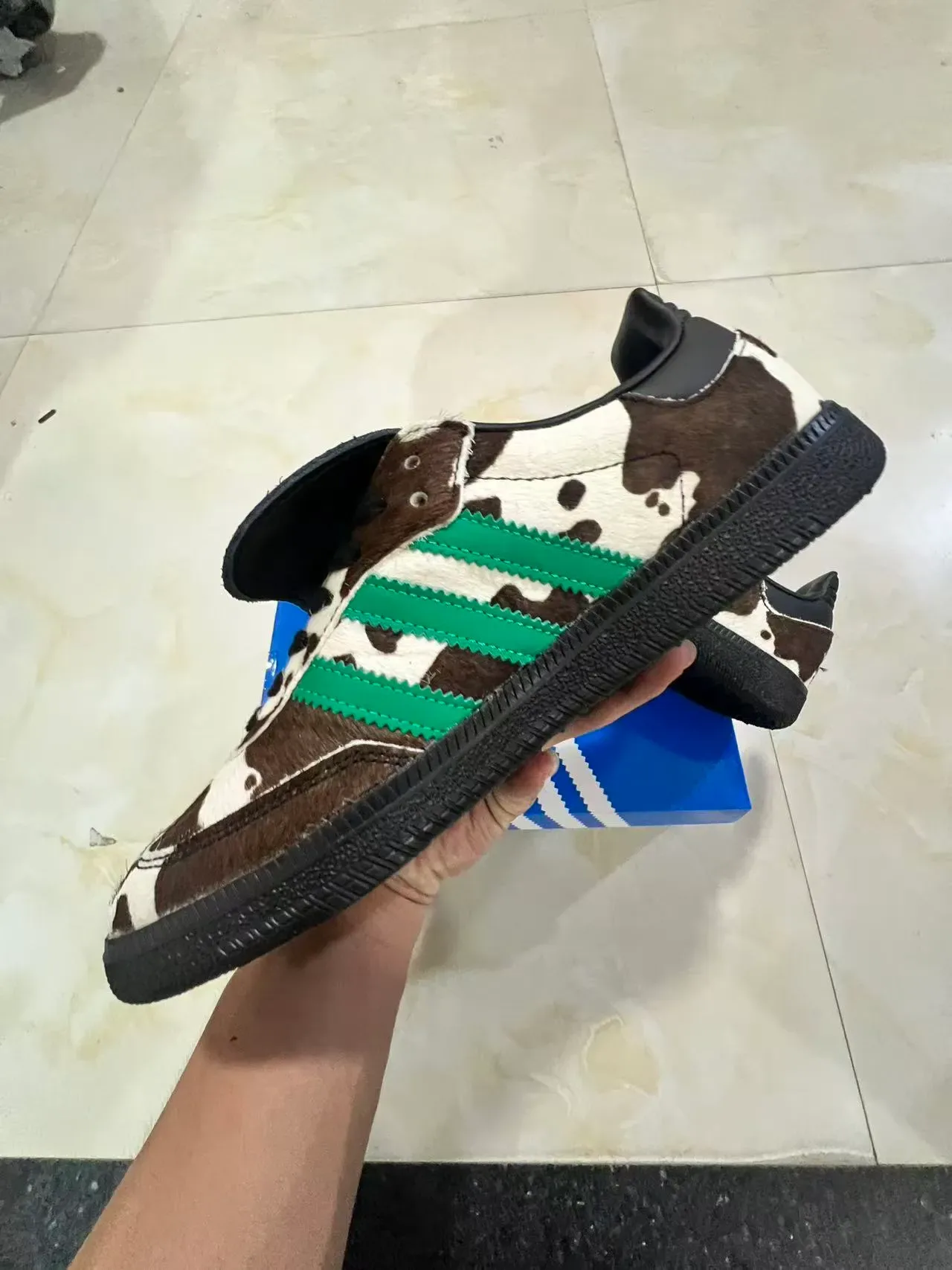 Adidas Chaussures Lifestyle Vert Multicolore Imprimé Vache avec Trois Rayures 5