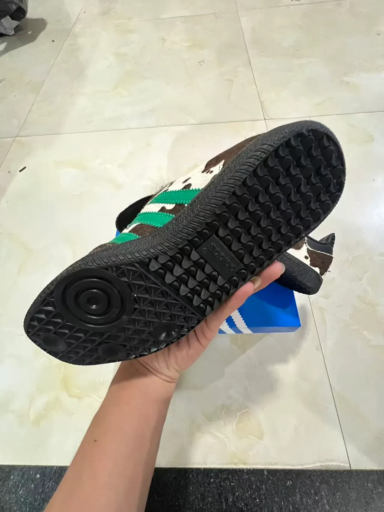 Adidas Chaussures Lifestyle Vert Multicolore Imprimé Vache avec Trois Rayures 6