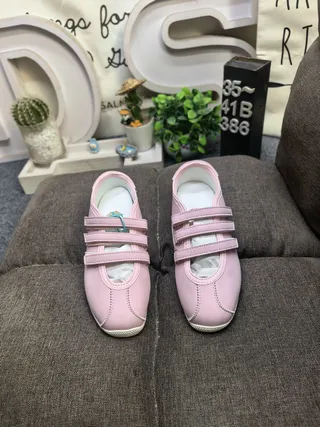Adidas Pink Beige Three-Strap Velcro Closure Rounded Toe Lifestyle Sneakers 10