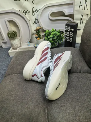 Adidas Tênis de Corrida com Upper de Malha Perfurada Rosa e Preto, Sola Sculpted Lightstrike Pro 6