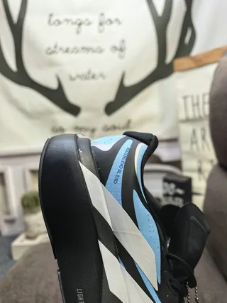 Adidas Tênis de Corrida com Upper de Malha Perfurada Rosa e Preto, Sola Sculpted Lightstrike Pro 13