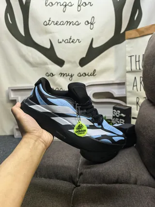 Adidas Tênis de Corrida com Upper de Malha Perfurada Rosa e Preto, Sola Sculpted Lightstrike Pro 15