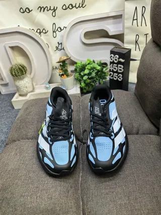 Adidas Tênis de Corrida com Upper de Malha Perfurada Rosa e Preto, Sola Sculpted Lightstrike Pro 20