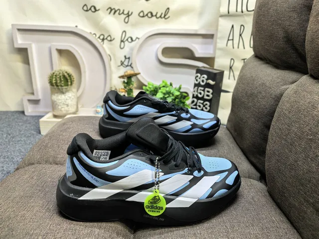 Adidas Tênis de Corrida com Upper de Malha Perfurada Rosa e Preto, Sola Sculpted Lightstrike Pro 21