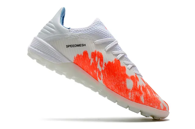 Adidas Chaussures de football avec empeigne tricot rose et blanc texture côtelée pour gazon artificiel 2