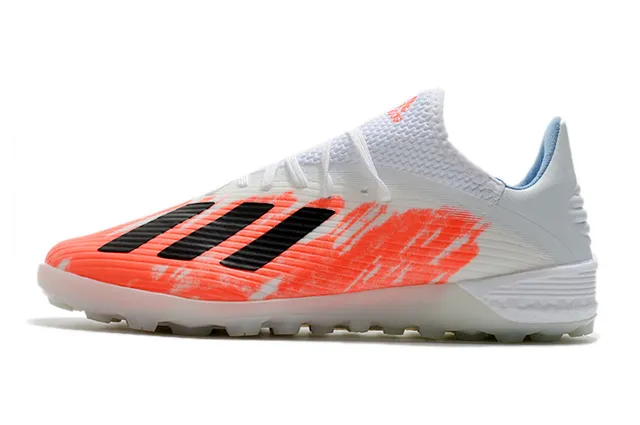 Adidas Chaussures de football avec empeigne tricot rose et blanc texture côtelée pour gazon artificiel 8