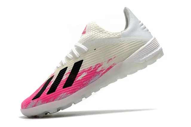 Adidas Chaussures de football avec empeigne tricot rose et blanc texture côtelée pour gazon artificiel 17