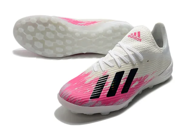 Adidas Chaussures de football avec empeigne tricot rose et blanc texture côtelée pour gazon artificiel 18