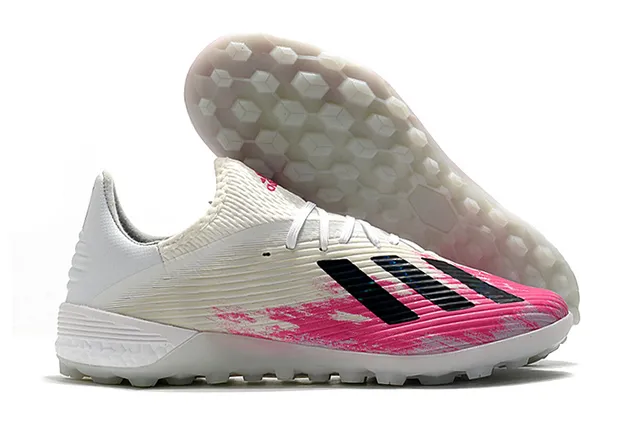Adidas Chaussures de football avec empeigne tricot rose et blanc texture côtelée pour gazon artificiel 20