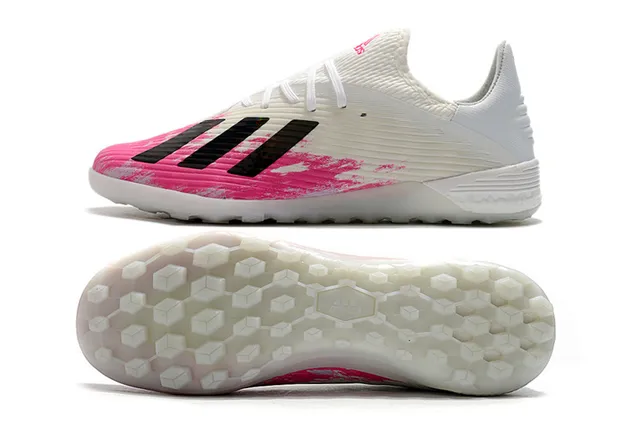 Adidas Chaussures de football avec empeigne tricot rose et blanc texture côtelée pour gazon artificiel 21