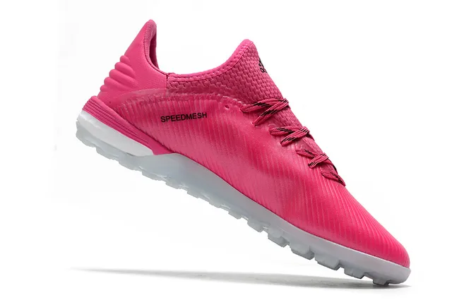 Adidas Chaussures de football avec empeigne tricot rose et blanc texture côtelée pour gazon artificiel 22