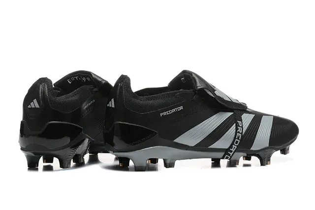 Adidas Predator Noir et Argent Chaussures de Football Terrain Firme 2