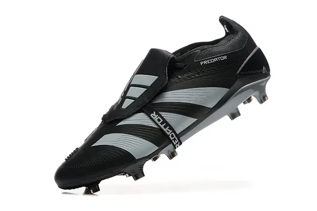 Adidas Predator Noir et Argent Chaussures de Football Terrain Firme 5