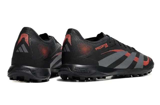 Adidas Predator Noir Gris Low-Cut Supérieur Synthétique Overlay Graphique à Trois Rayures Chaussures de Football pour Gazon 3