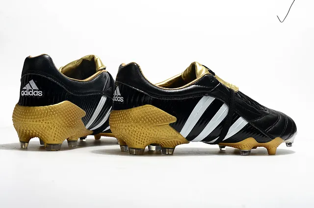 Adidas Predator নেভি গোল্ড চামড়া উপরের রিবড সাইড টেক্সচার ফার্ম-গ্রাউন্ড সকার জুতো 16