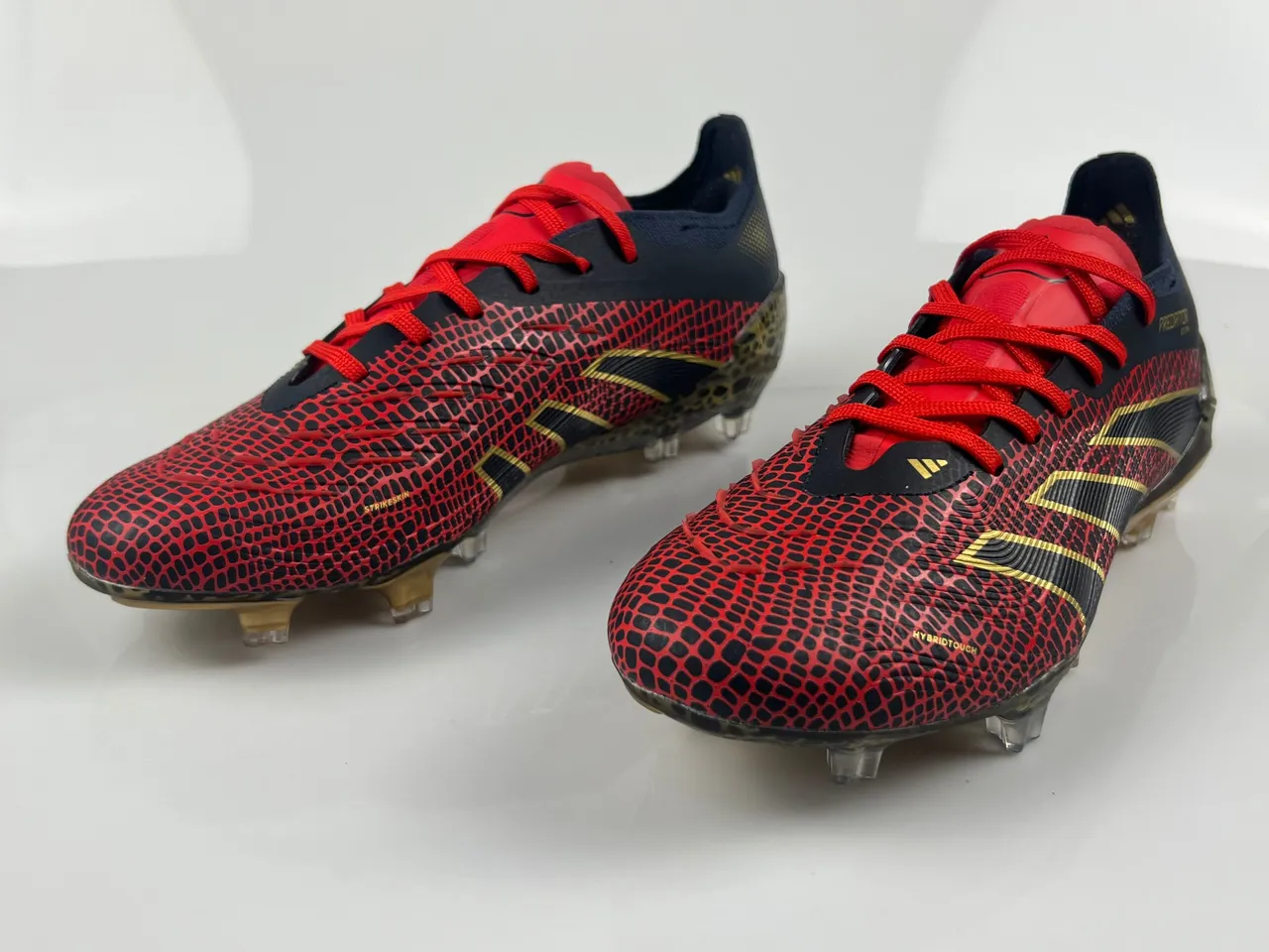 Adidas Predator Red Gold Snake-Scale Textured Upper Three Stripes Firm-Ground Soccer Shoes 2