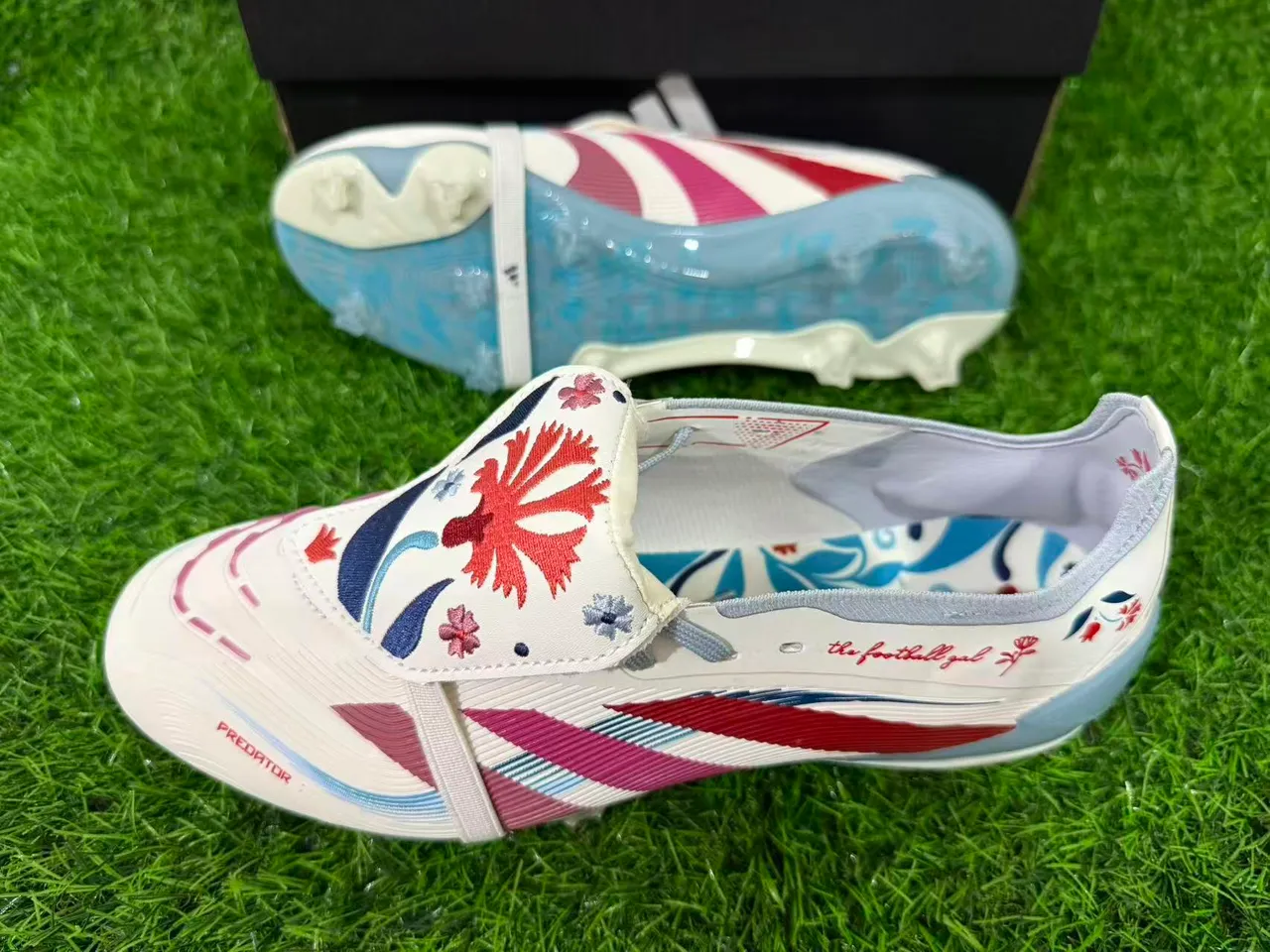 Adidas Predator White Red Strap-Over-Lace Closure Ribbed Forefoot Texture Firm-Ground Soccer Shoes 9
