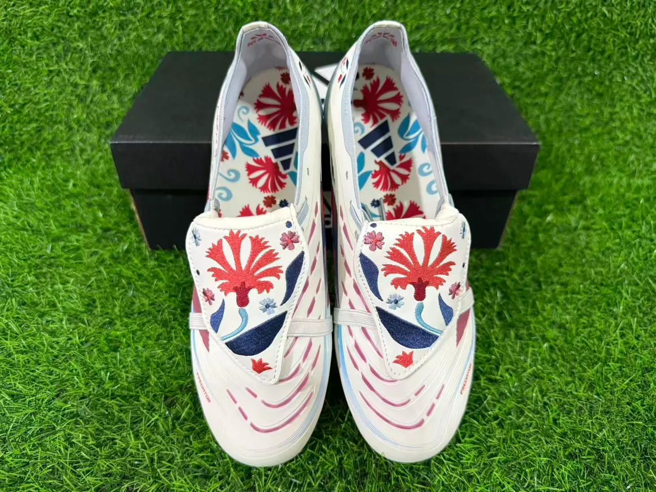 Adidas Predator White Red Strap-Over-Lace Closure Ribbed Forefoot Texture Firm-Ground Soccer Shoes 12