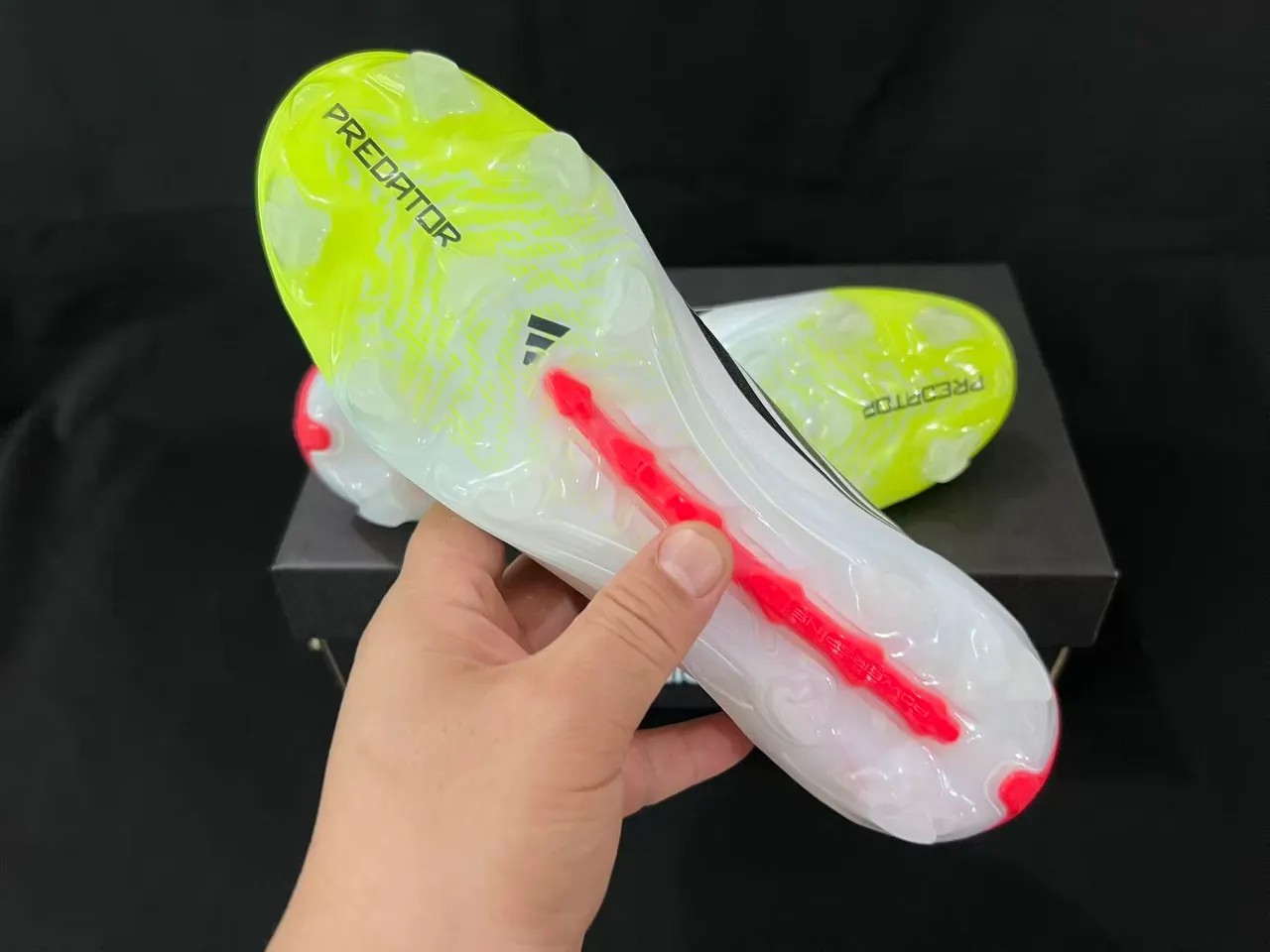 Adidas Predator Yellow White Lacingless Knit Upper Asymmetrical Collar Firm-Ground Soccer Shoes 2