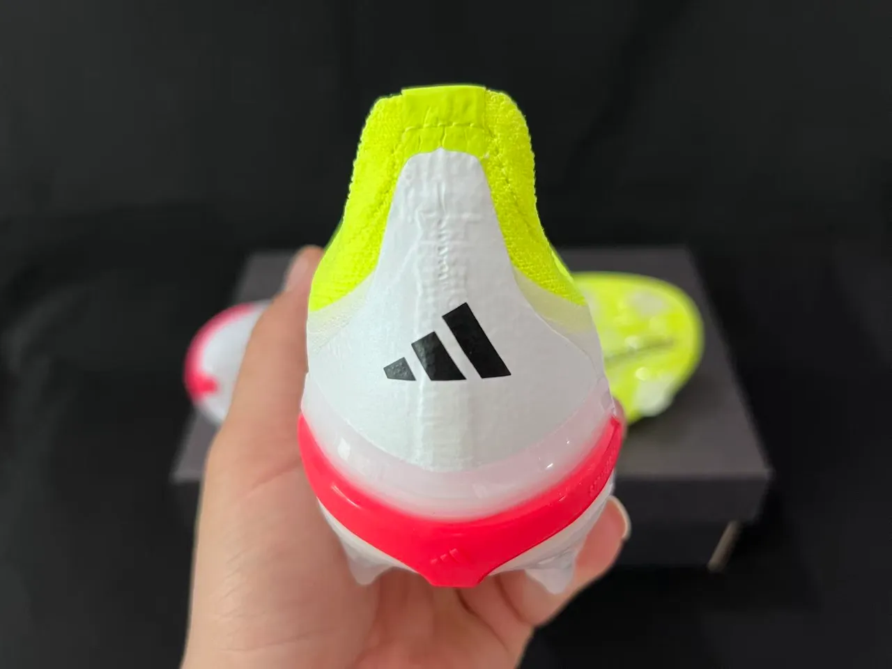 Adidas Predator Yellow White Lacingless Knit Upper Asymmetrical Collar Firm-Ground Soccer Shoes 3