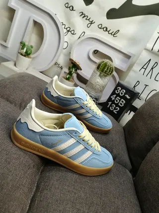 Adidas Samba OG 浅蓝色麂皮生活运动鞋 9