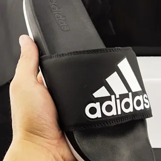 Adidas Slide काला और सफेद चप्पल