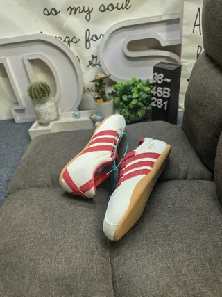 Adidas Spezial White Red Laceless Strap Closure Three Stripes Lifestyle Sneakers 6