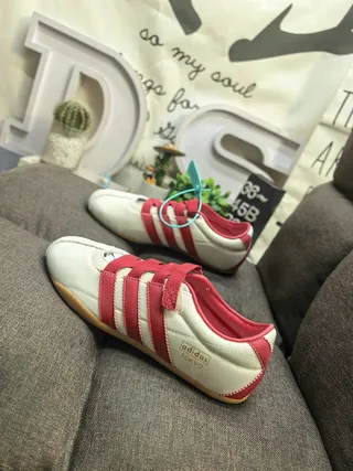 Adidas Spezial White Red Laceless Strap Closure Three Stripes Lifestyle Sneakers 7